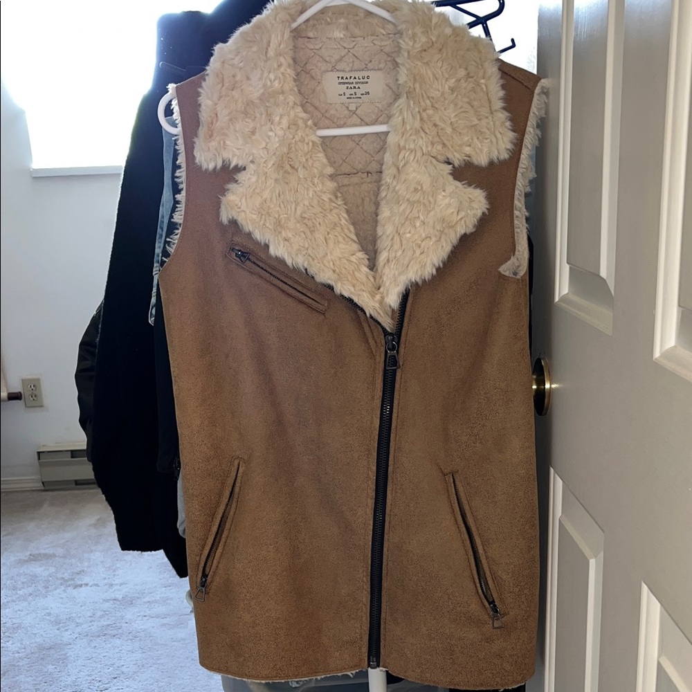 Zara Trafaluc Faux Suede Vest with Sherpa Collar in Camel and Cream
